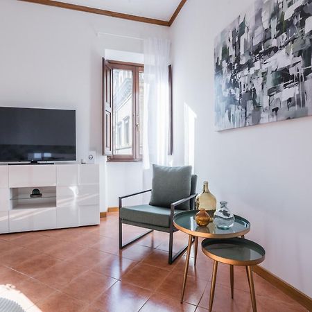 The Best Rent - Four-Room Apartment A Few Steps From The Trevi Fountain Екстериор снимка