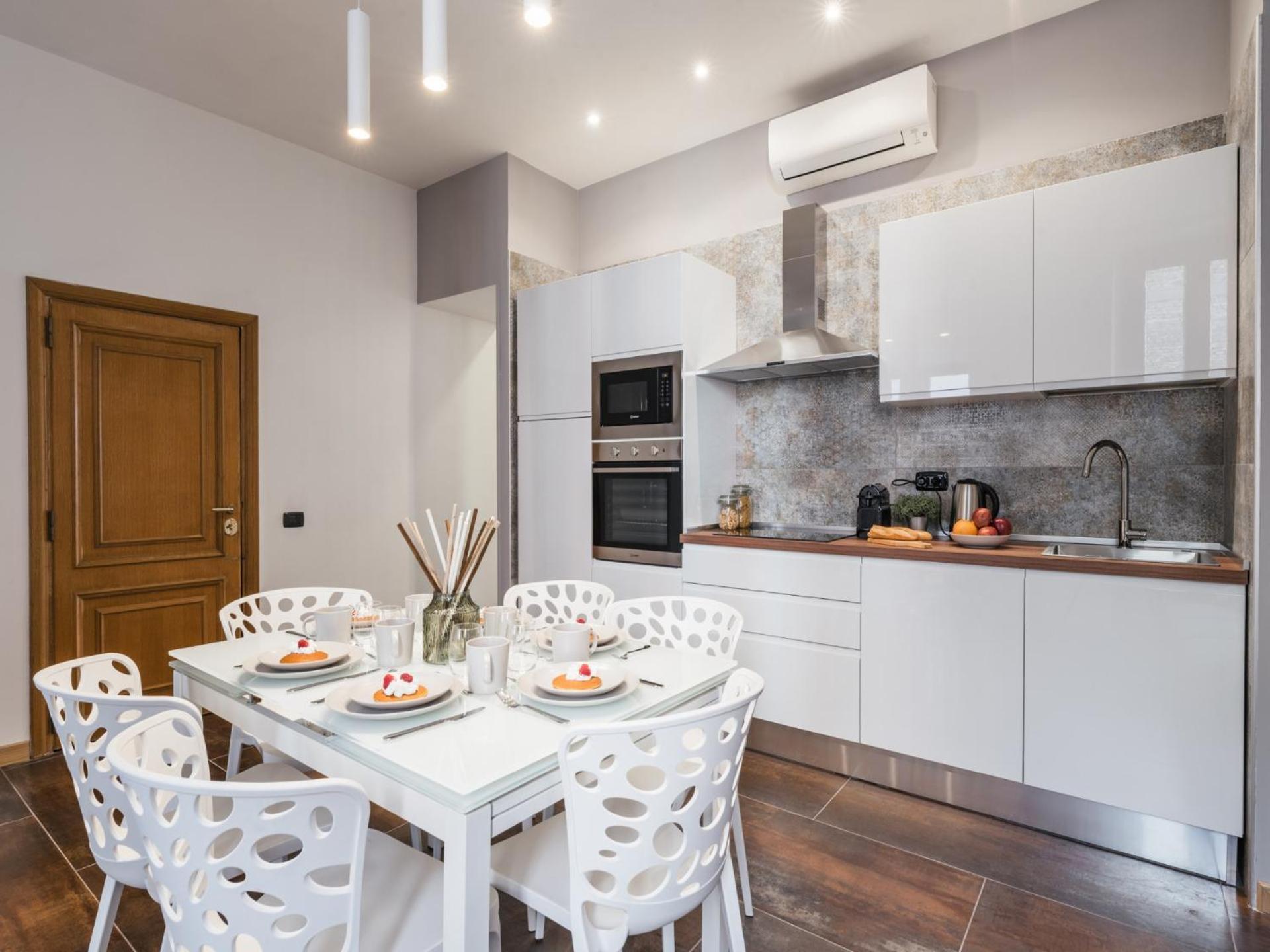 The Best Rent - Four-Room Apartment A Few Steps From The Trevi Fountain Екстериор снимка